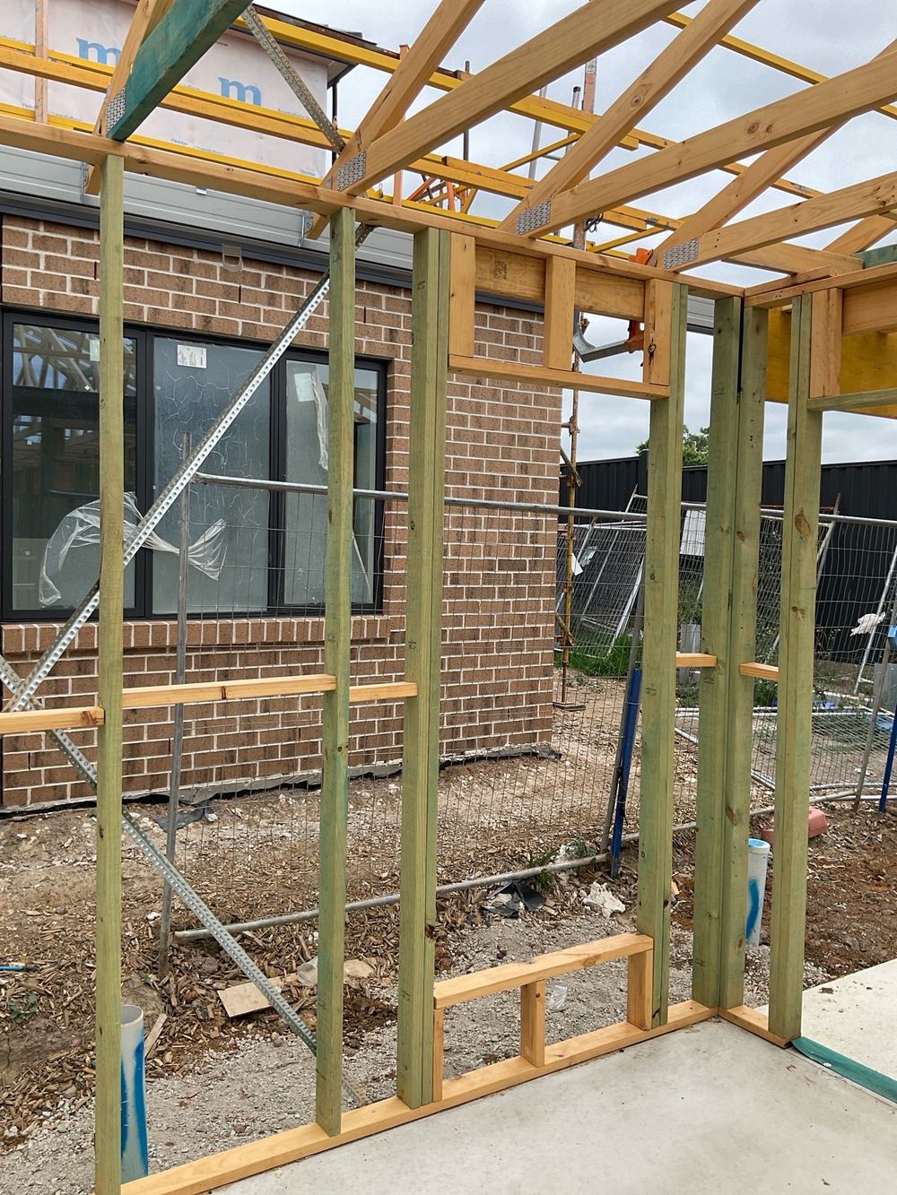 Single stud under a girder truss where a doubled stud is required, found during a frame inspection in Clyde North